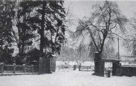 24 Niederbeisheim, Hofeinfahrt, Winter 1925